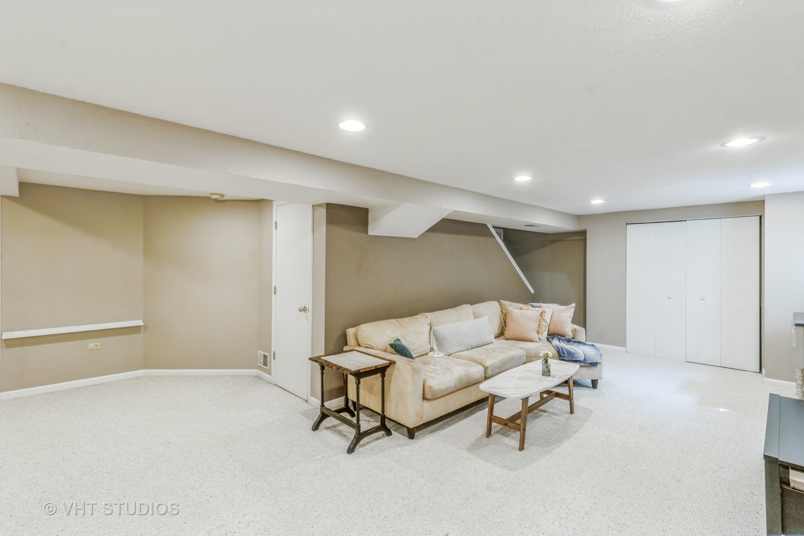 1050 Pembridge Road, Lake Zurich, IL 60047