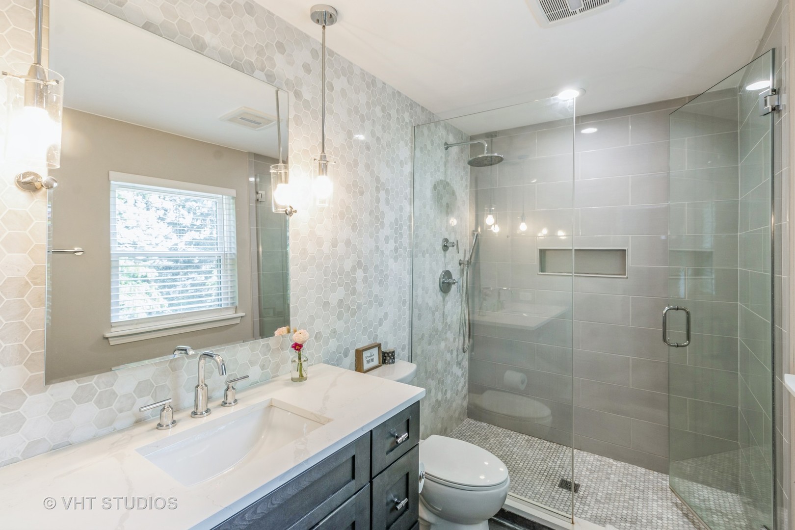 1050 Pembridge Road, Lake Zurich, IL 60047