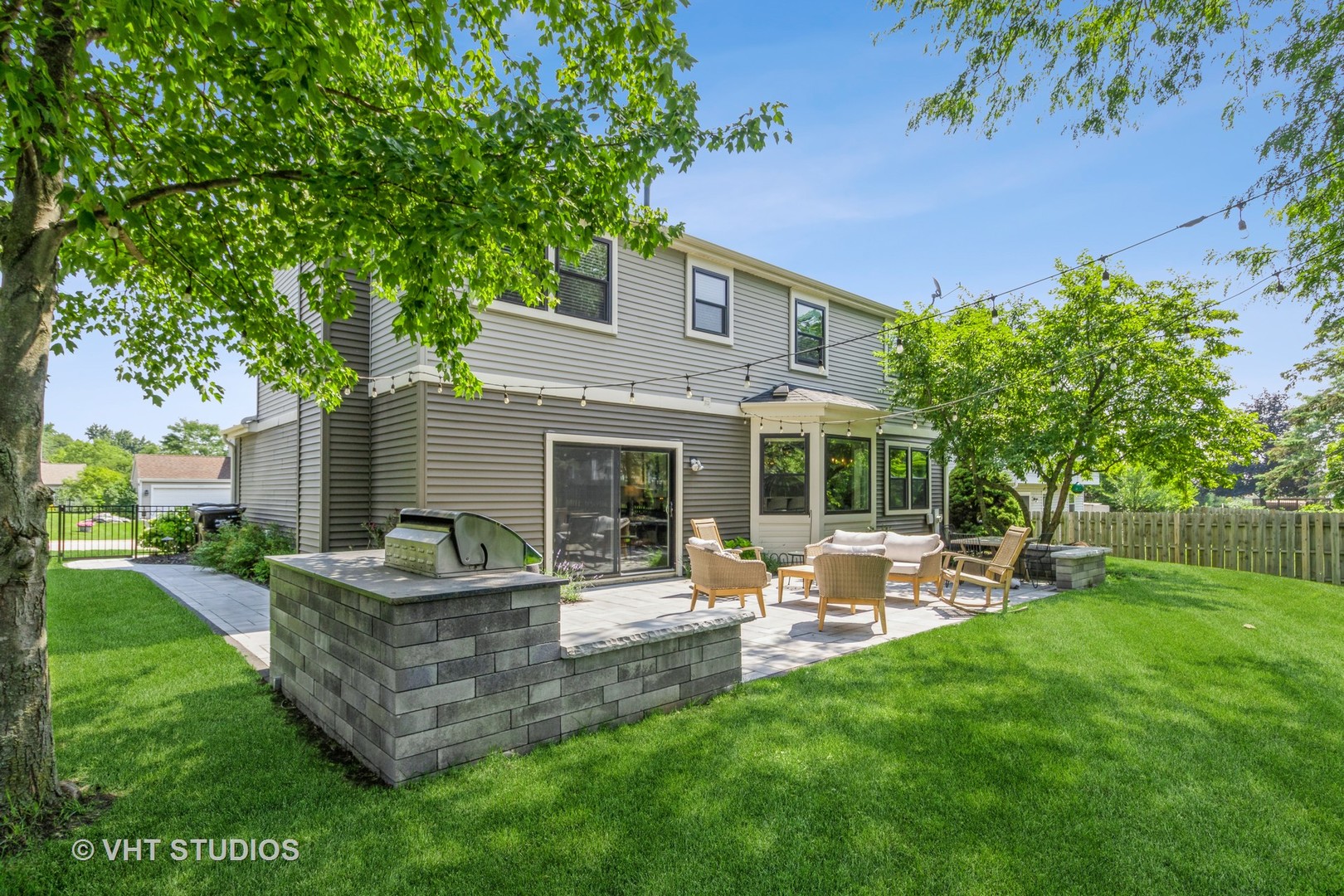 1050 Pembridge Road, Lake Zurich, IL 60047