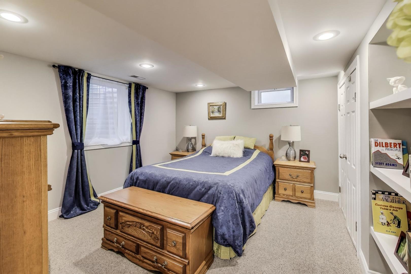 723 S EVERGREEN Avenue, Arlington Heights, IL 60005