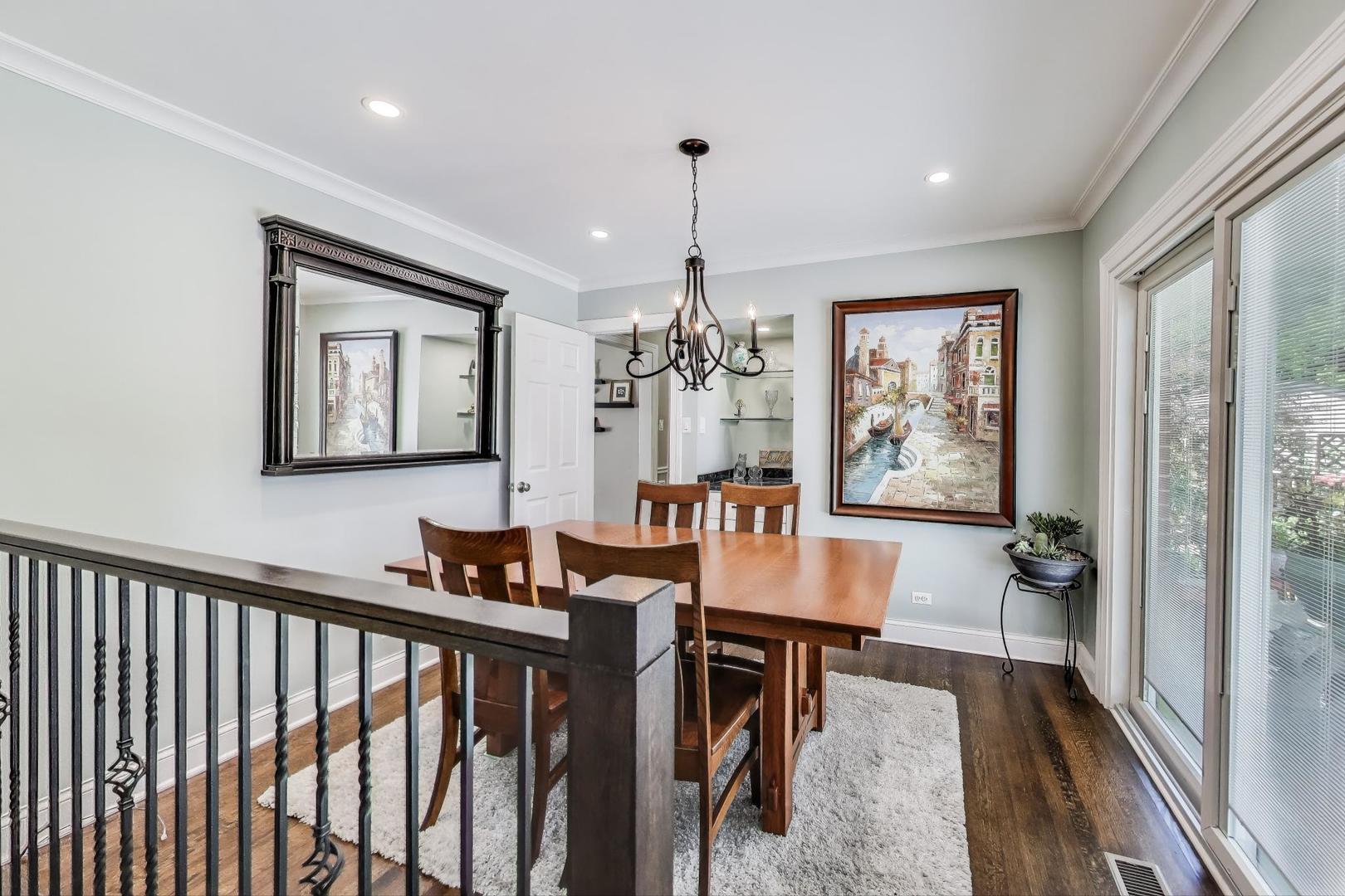 723 S EVERGREEN Avenue, Arlington Heights, IL 60005