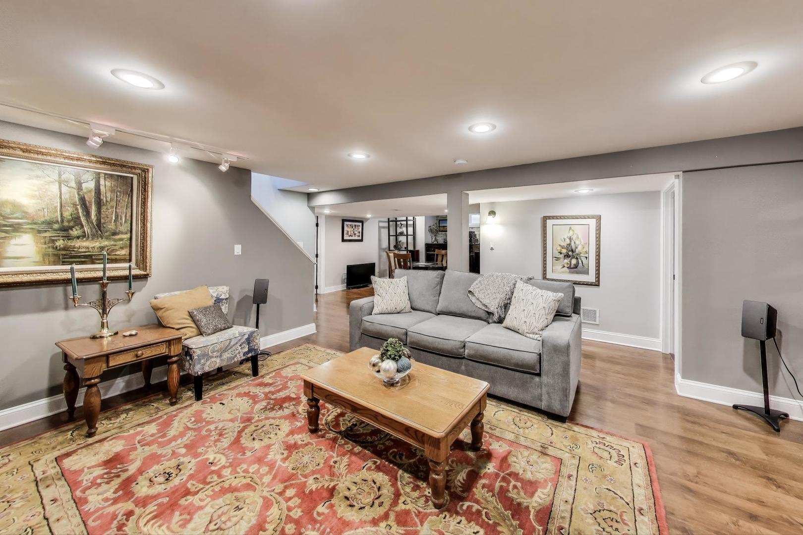 723 S EVERGREEN Avenue, Arlington Heights, IL 60005