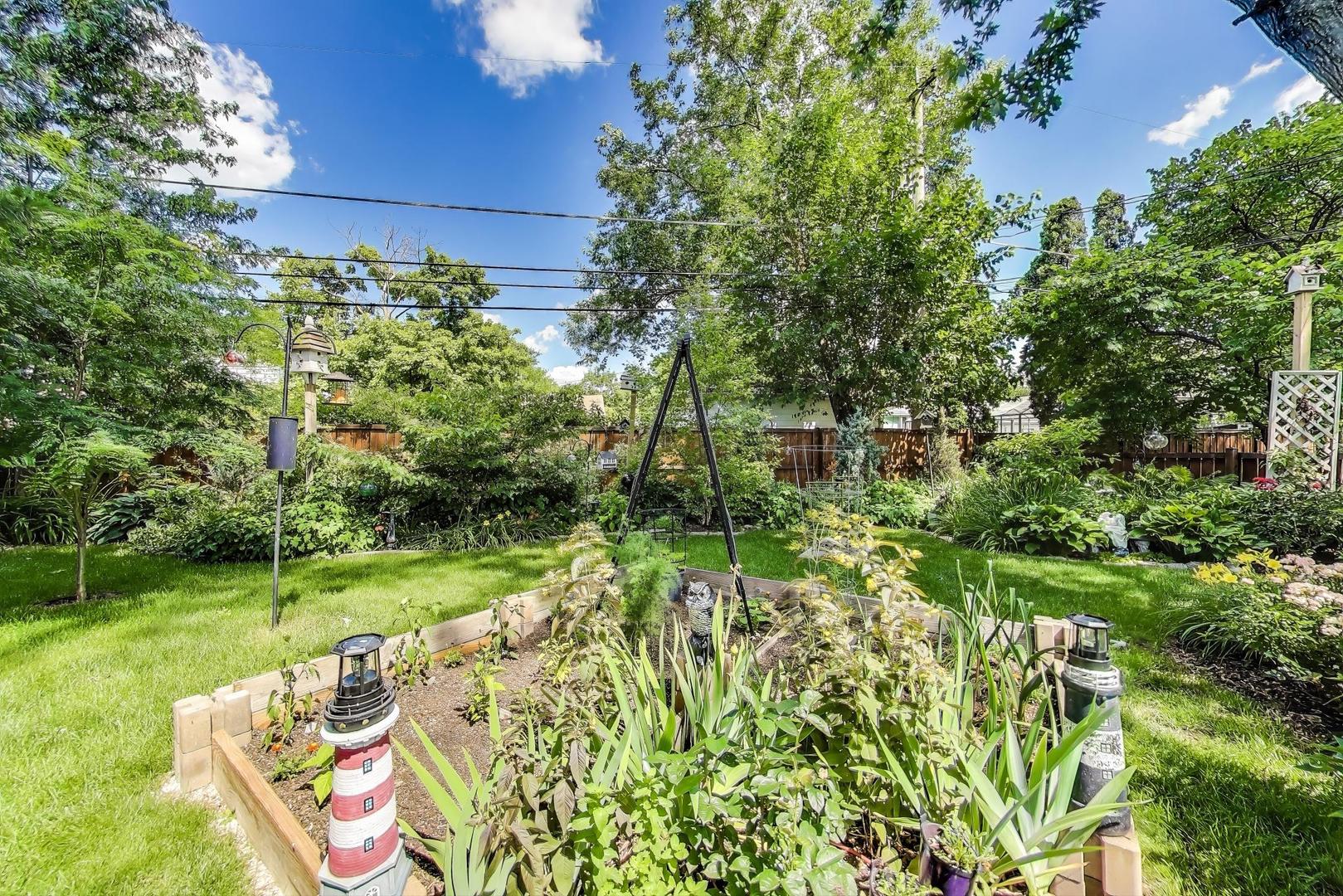 723 S EVERGREEN Avenue, Arlington Heights, IL 60005