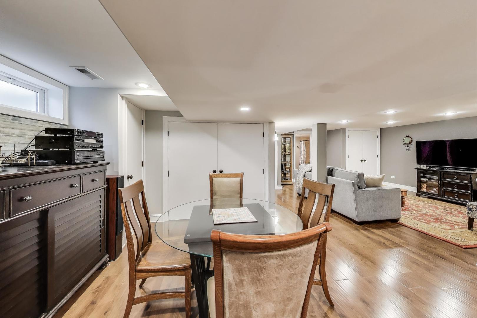 723 S EVERGREEN Avenue, Arlington Heights, IL 60005