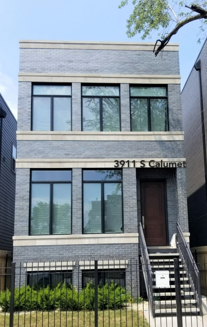 3911 S Calumet Avenue, Chicago, IL 60653