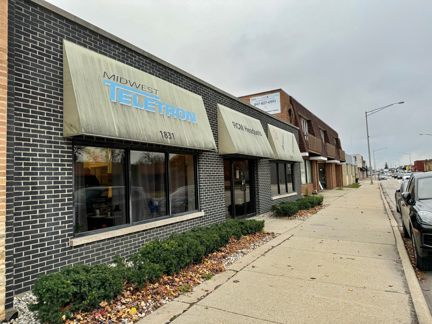 1829 E Oakton Street, Des Plaines, IL 60018