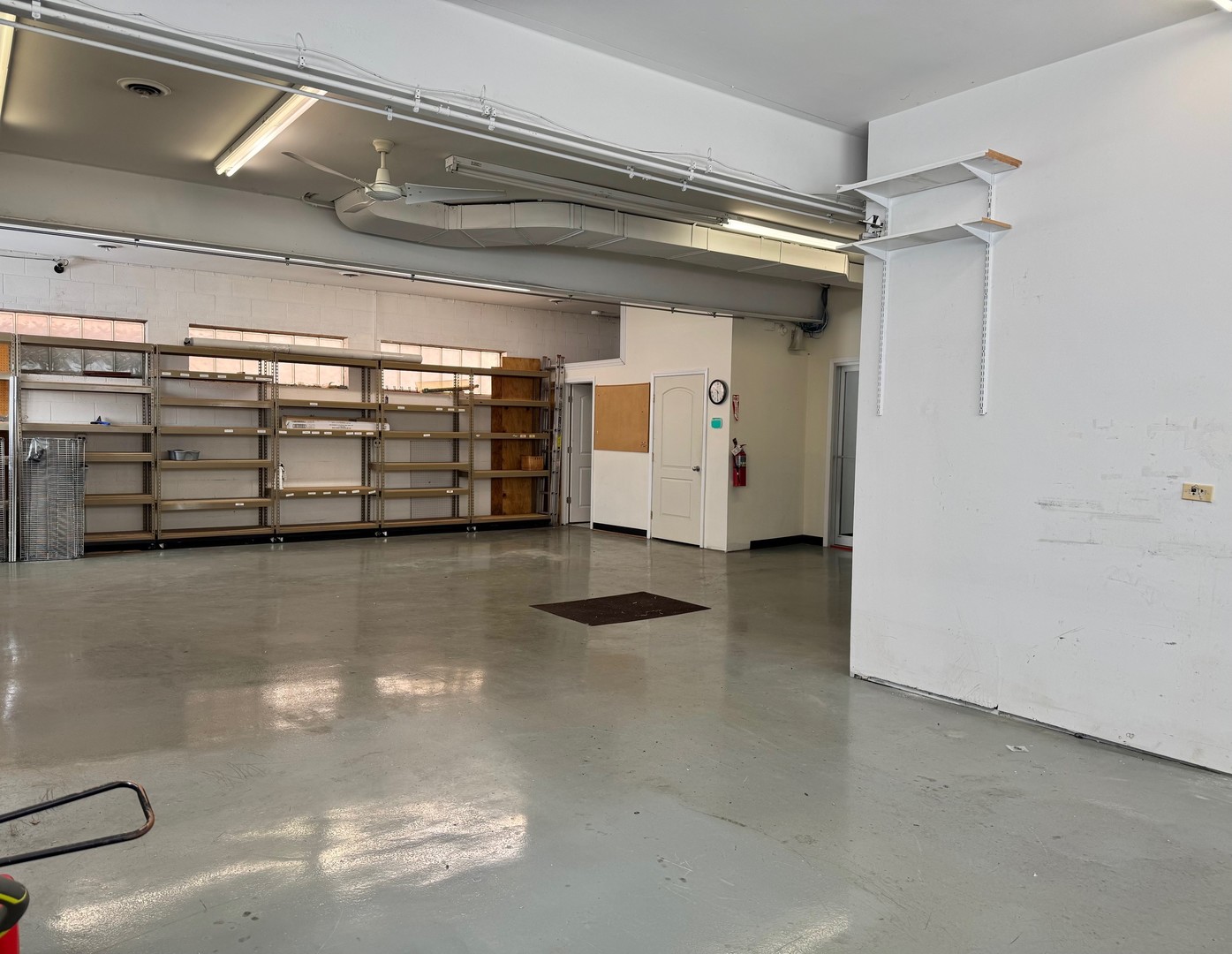 1829 E Oakton Street, Des Plaines, IL 60018