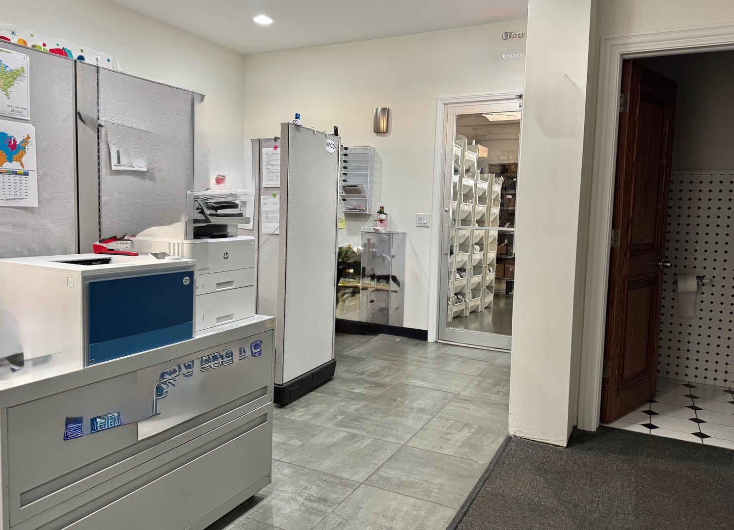 1829 E Oakton Street, Des Plaines, IL 60018