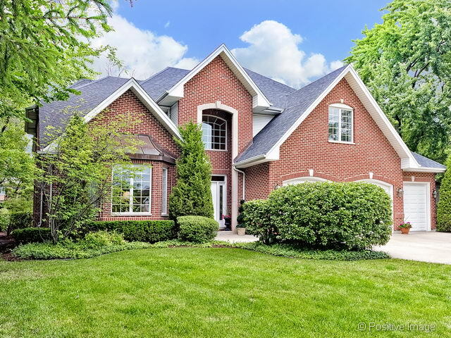 613 Lakeside Drive, Hinsdale, IL 60521