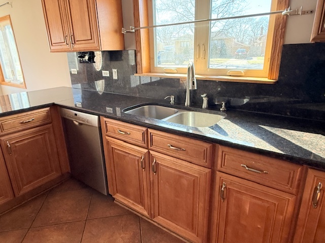 10017 S 52nd Avenue, Oak Lawn, IL 60453