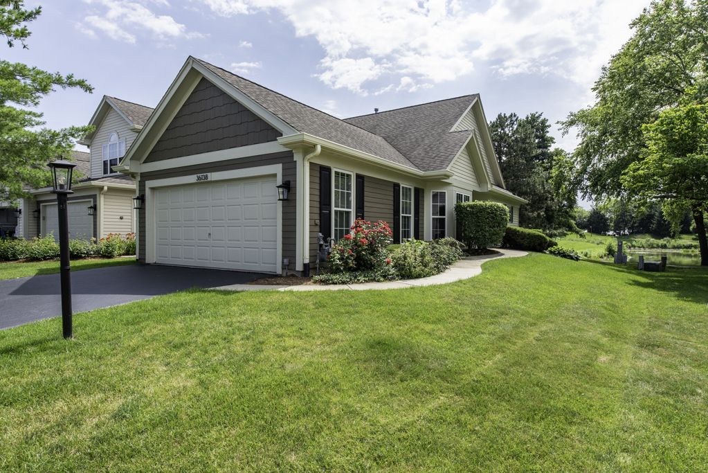 36138 N Springbrook Lane #36138, Gurnee, IL 60031