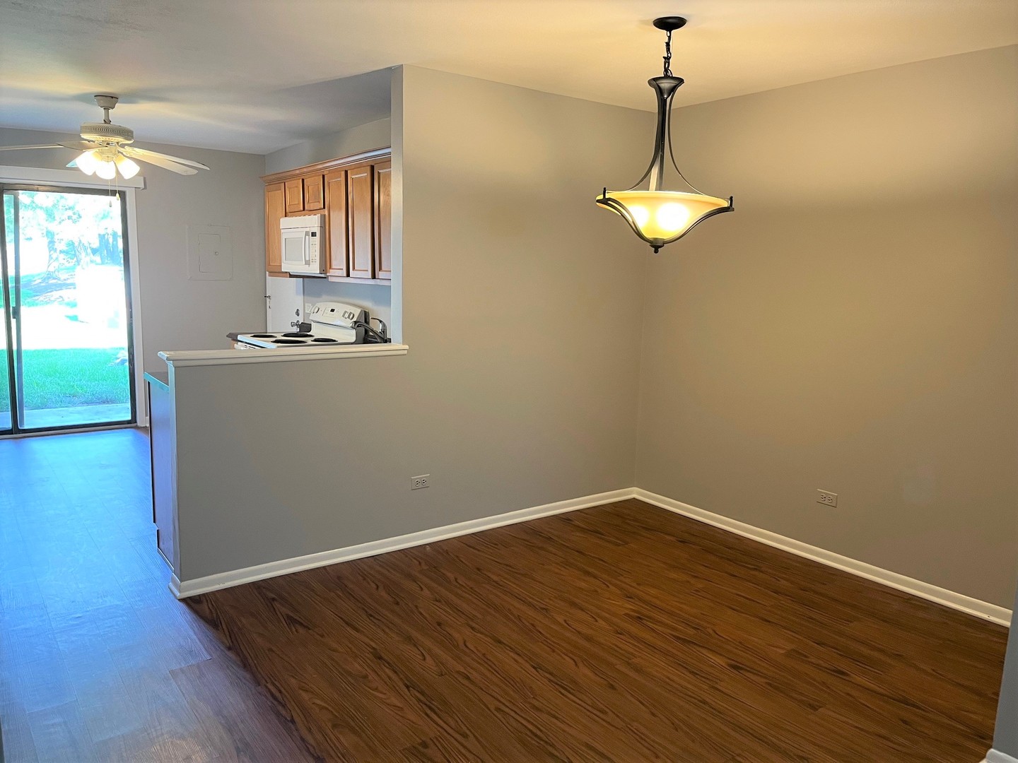 148 Dunteman Drive #101, Glendale Heights, IL 60139