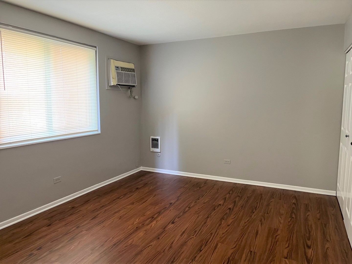 148 Dunteman Drive #101, Glendale Heights, IL 60139