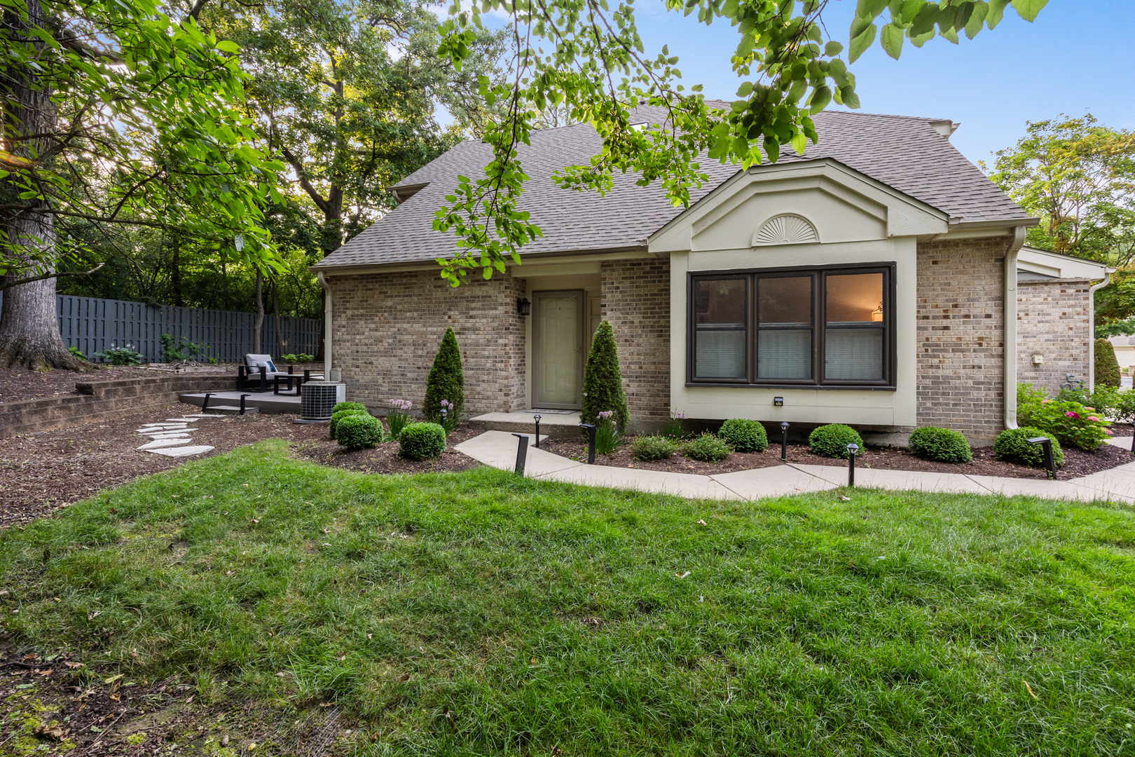 2728 Burton Court, Westchester, IL 60154