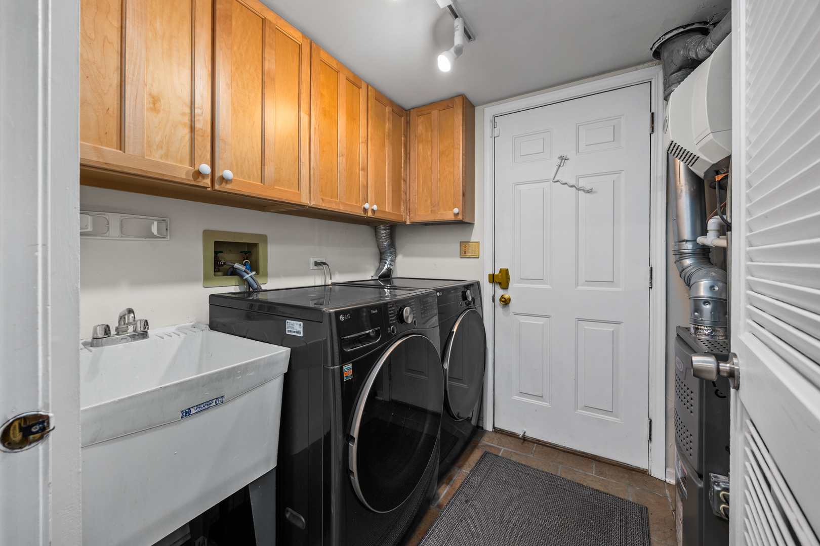 2728 Burton Court, Westchester, IL 60154