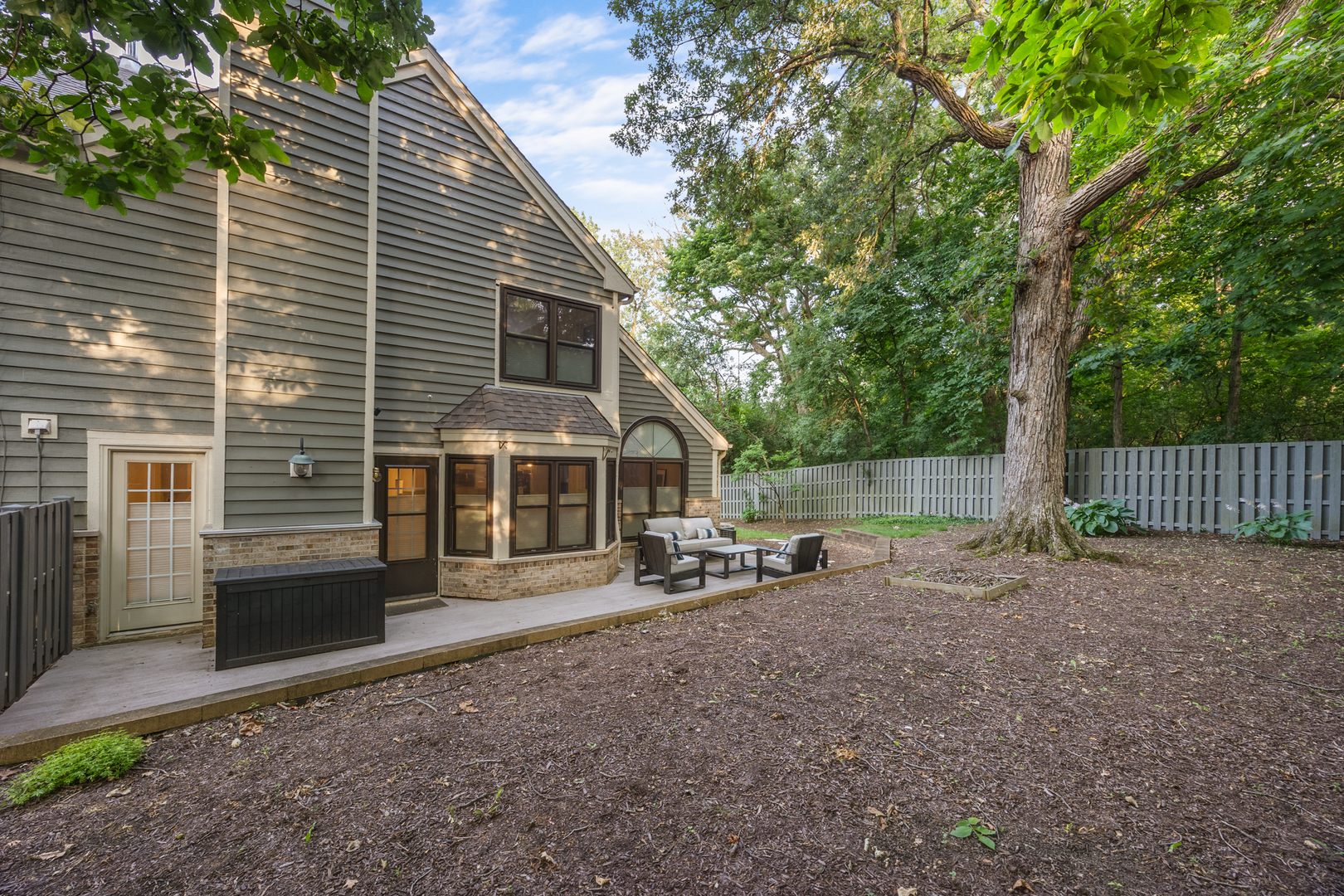 2728 Burton Court, Westchester, IL 60154