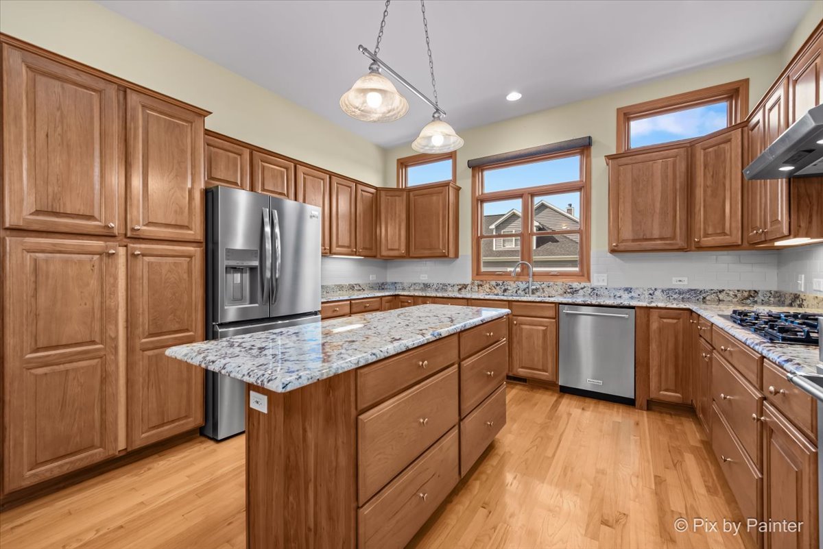 971 Teton Drive, Woodstock, IL 60098