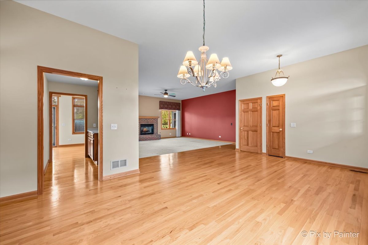 971 Teton Drive, Woodstock, IL 60098