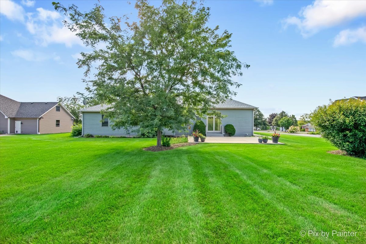 971 Teton Drive, Woodstock, IL 60098