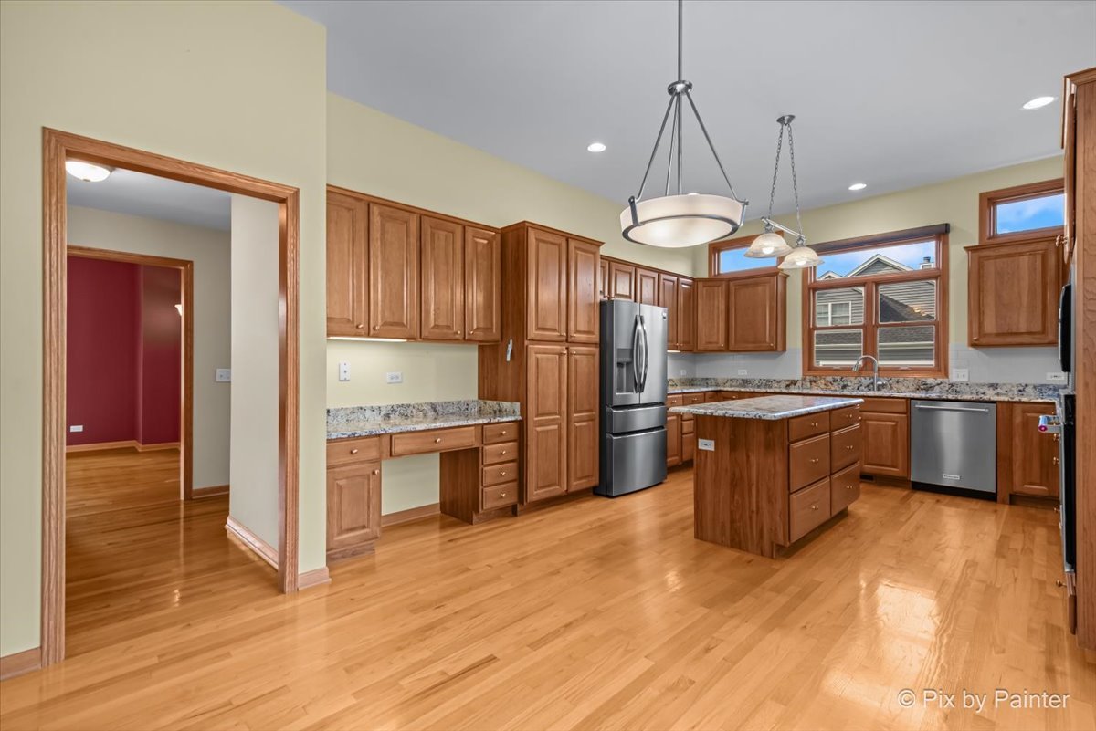 971 Teton Drive, Woodstock, IL 60098
