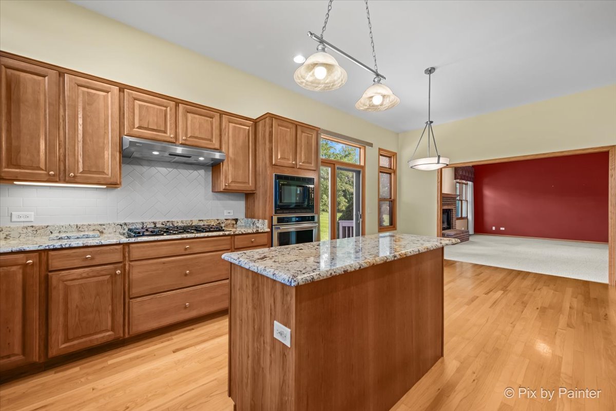 971 Teton Drive, Woodstock, IL 60098