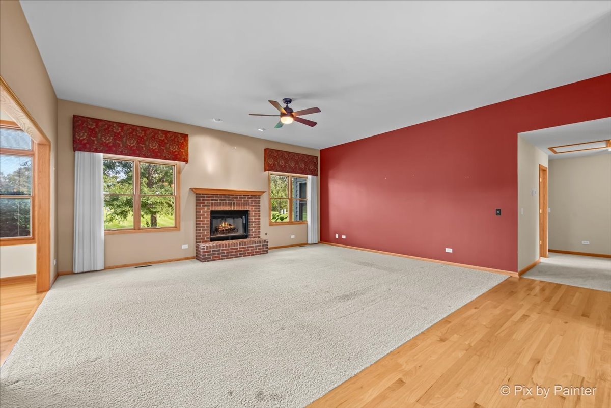 971 Teton Drive, Woodstock, IL 60098