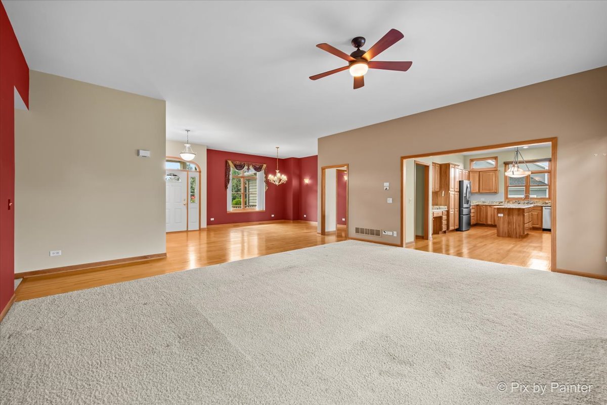 971 Teton Drive, Woodstock, IL 60098