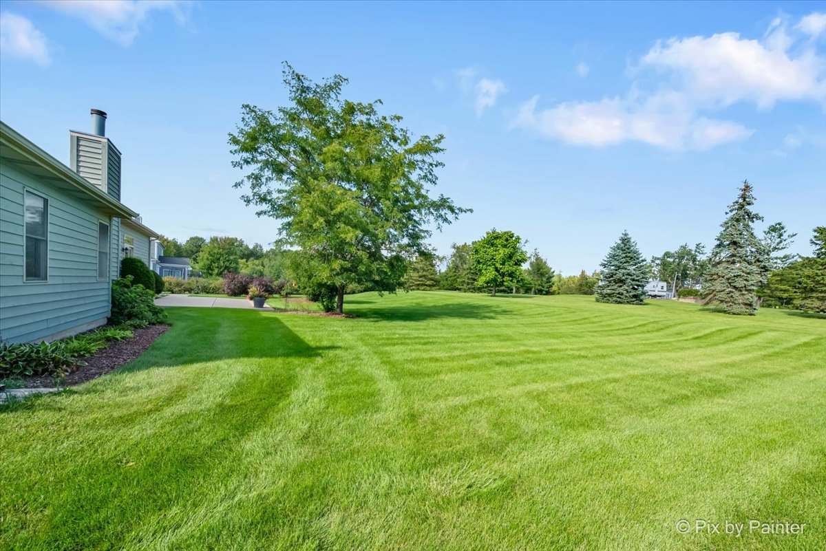 971 Teton Drive, Woodstock, IL 60098