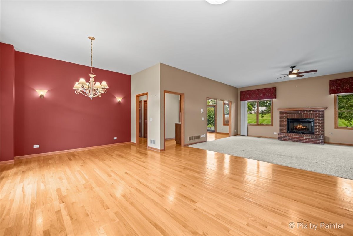 971 Teton Drive, Woodstock, IL 60098