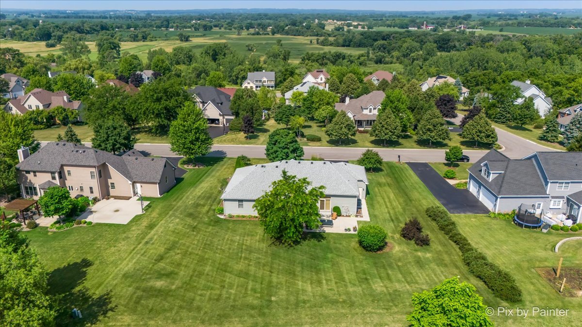 971 Teton Drive, Woodstock, IL 60098