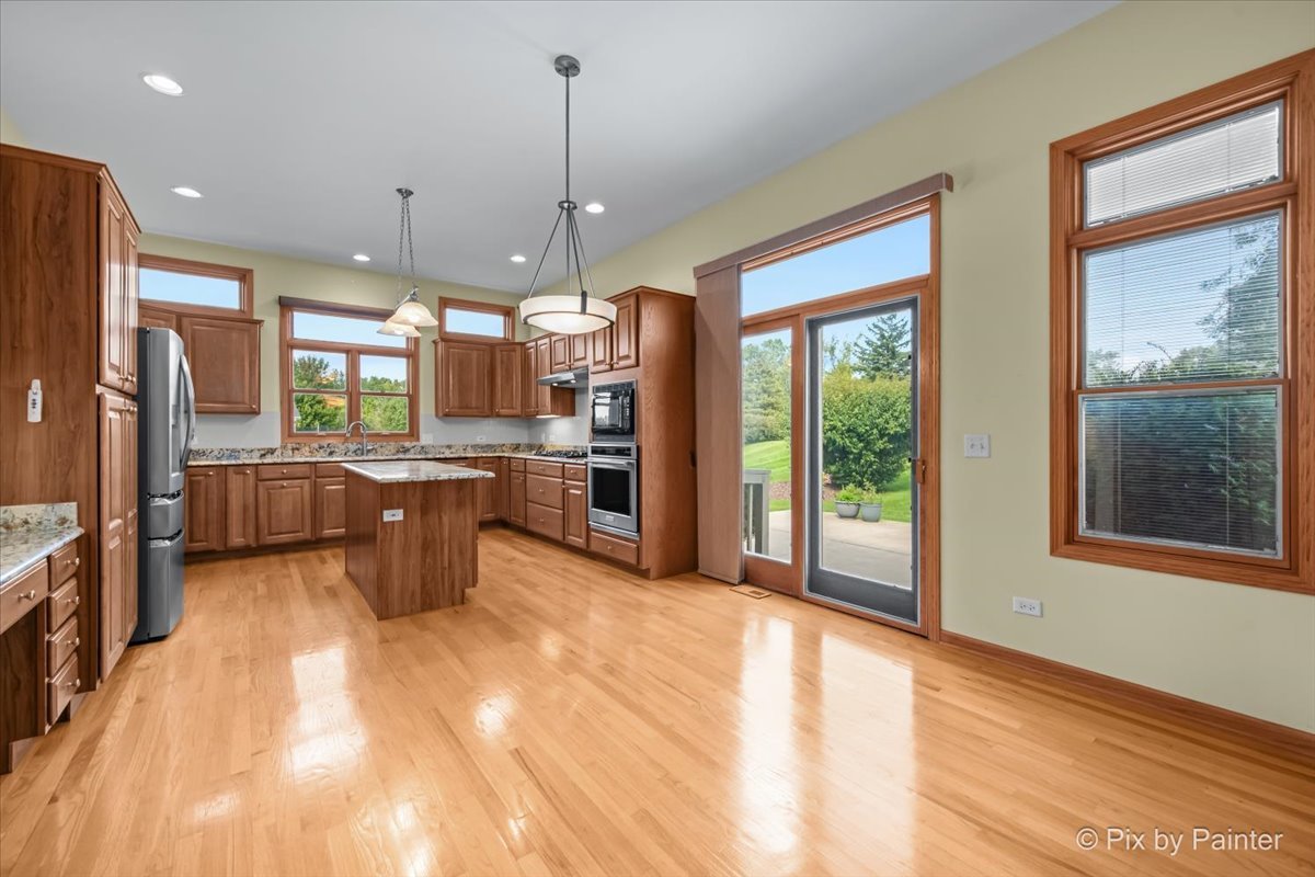 971 Teton Drive, Woodstock, IL 60098