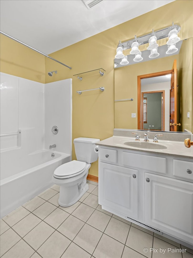 971 Teton Drive, Woodstock, IL 60098