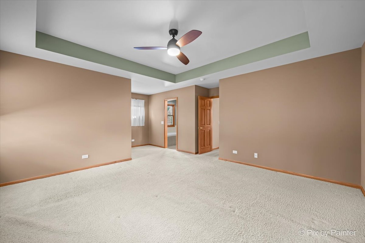 971 Teton Drive, Woodstock, IL 60098