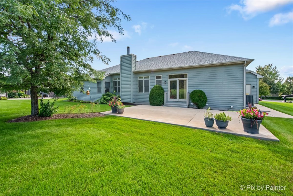 971 Teton Drive, Woodstock, IL 60098