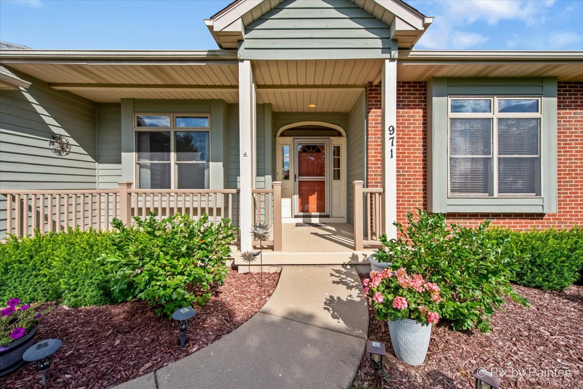 971 Teton Drive, Woodstock, IL 60098