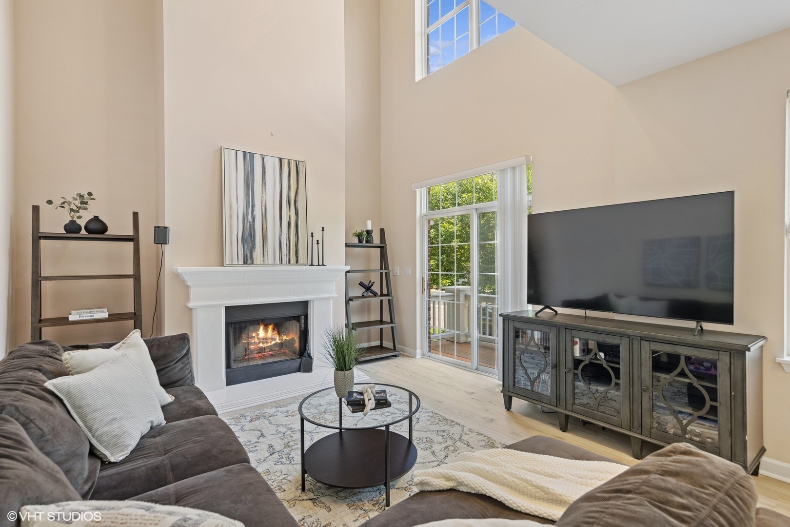 126 Goldenhill Street, Carol Stream, IL 60188