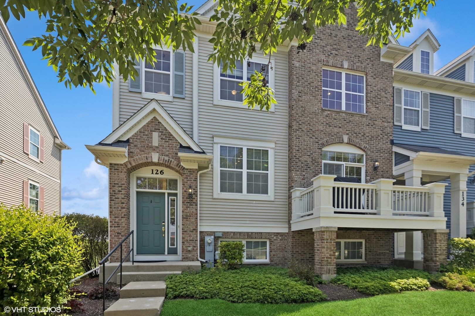 126 Goldenhill Street, Carol Stream, IL 60188