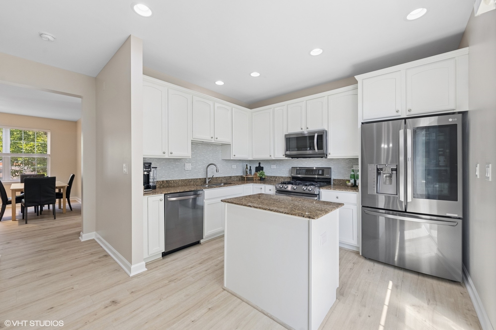 126 Goldenhill Street, Carol Stream, IL 60188