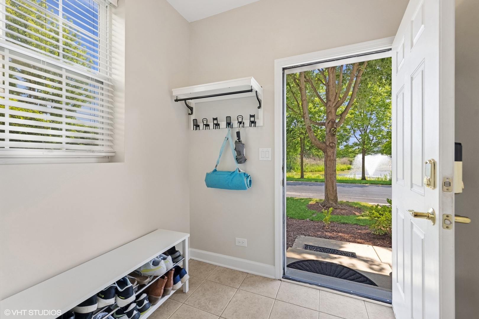 126 Goldenhill Street, Carol Stream, IL 60188