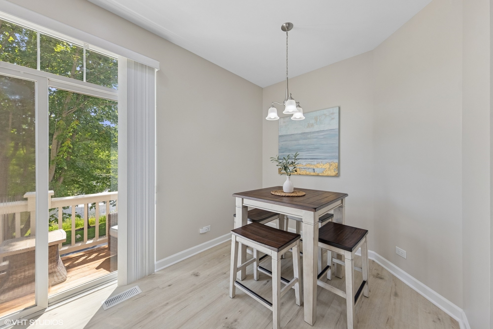 126 Goldenhill Street, Carol Stream, IL 60188