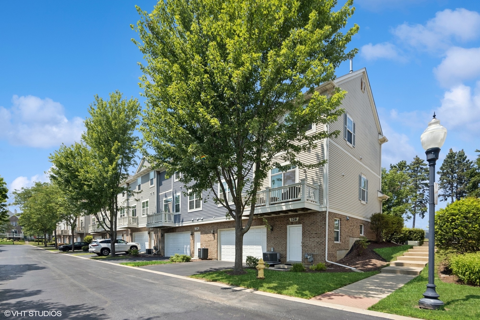 126 Goldenhill Street, Carol Stream, IL 60188