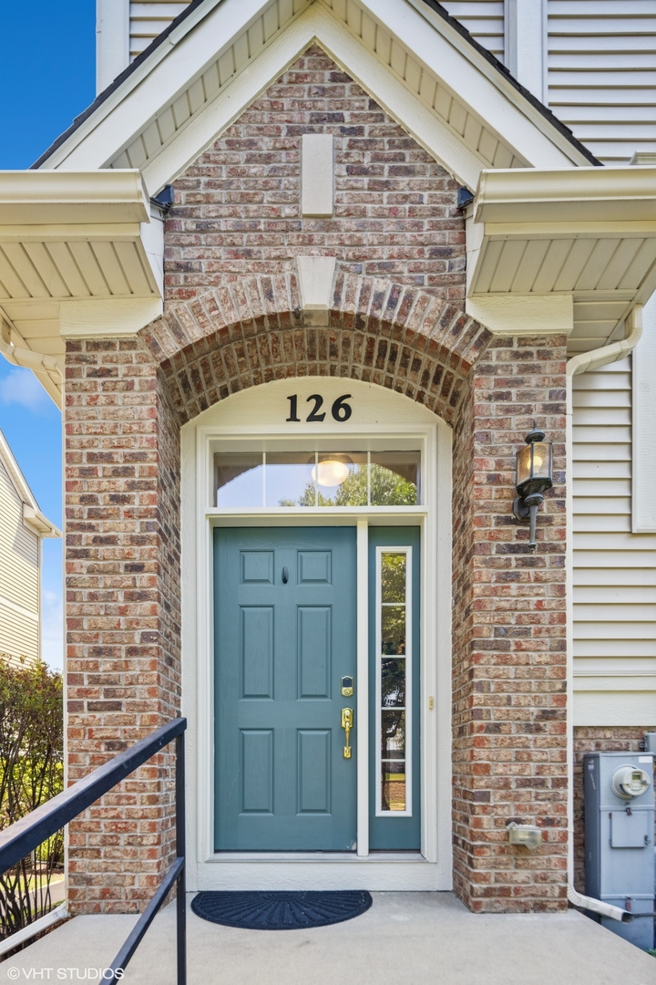 126 Goldenhill Street, Carol Stream, IL 60188