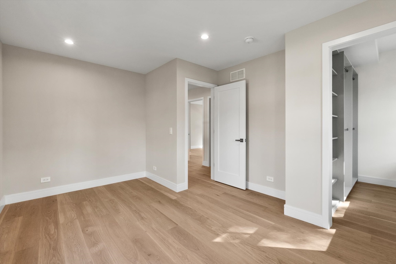 415 N Haddow Avenue, Arlington Heights, IL 60004