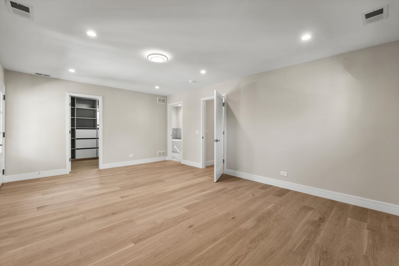 415 N Haddow Avenue, Arlington Heights, IL 60004