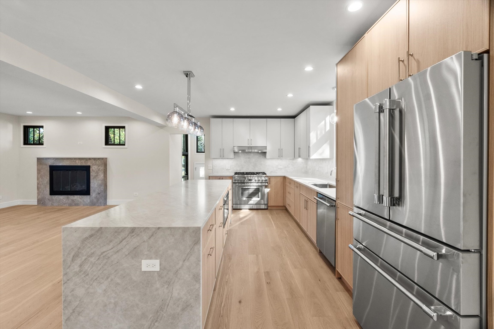 415 N Haddow Avenue, Arlington Heights, IL 60004