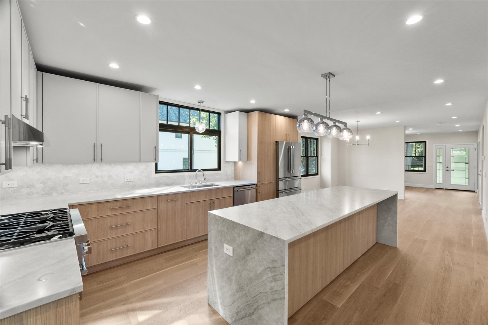 415 N Haddow Avenue, Arlington Heights, IL 60004