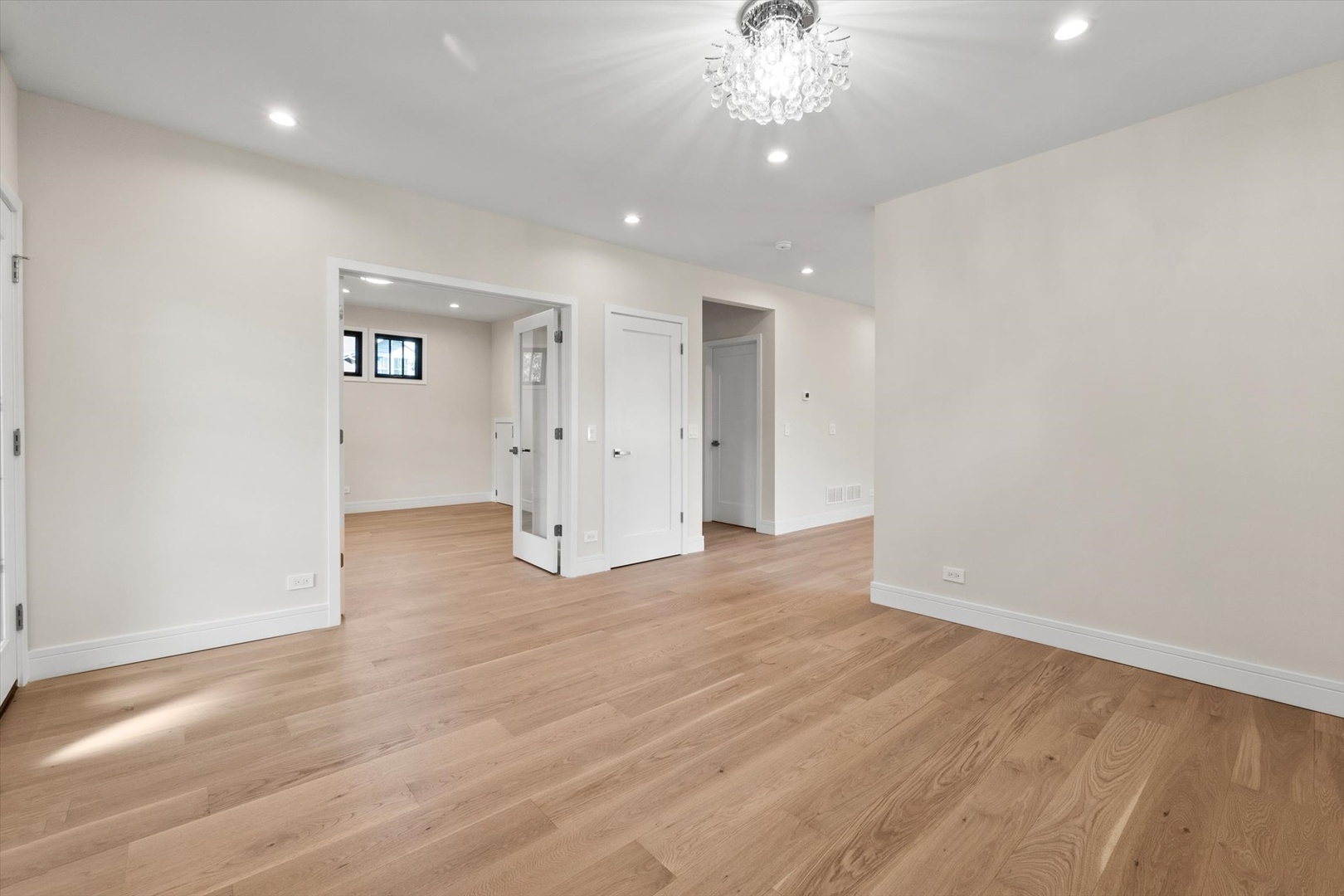 415 N Haddow Avenue, Arlington Heights, IL 60004