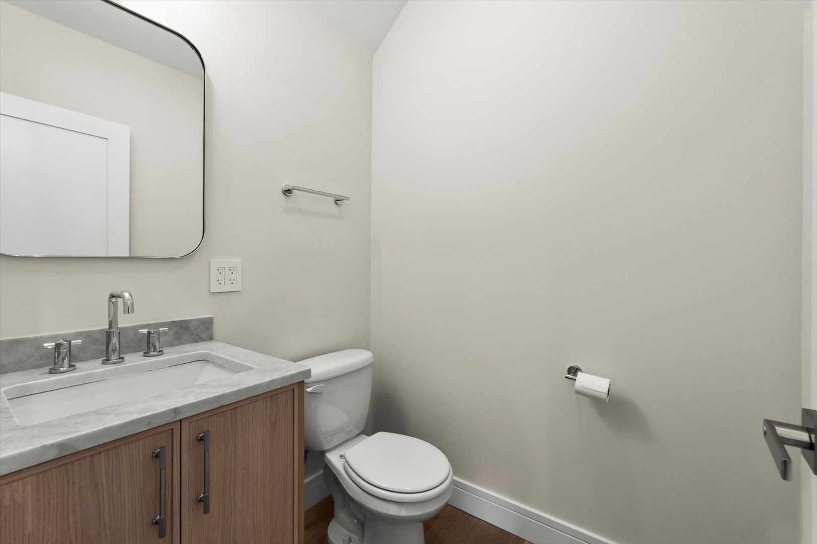 415 N Haddow Avenue, Arlington Heights, IL 60004