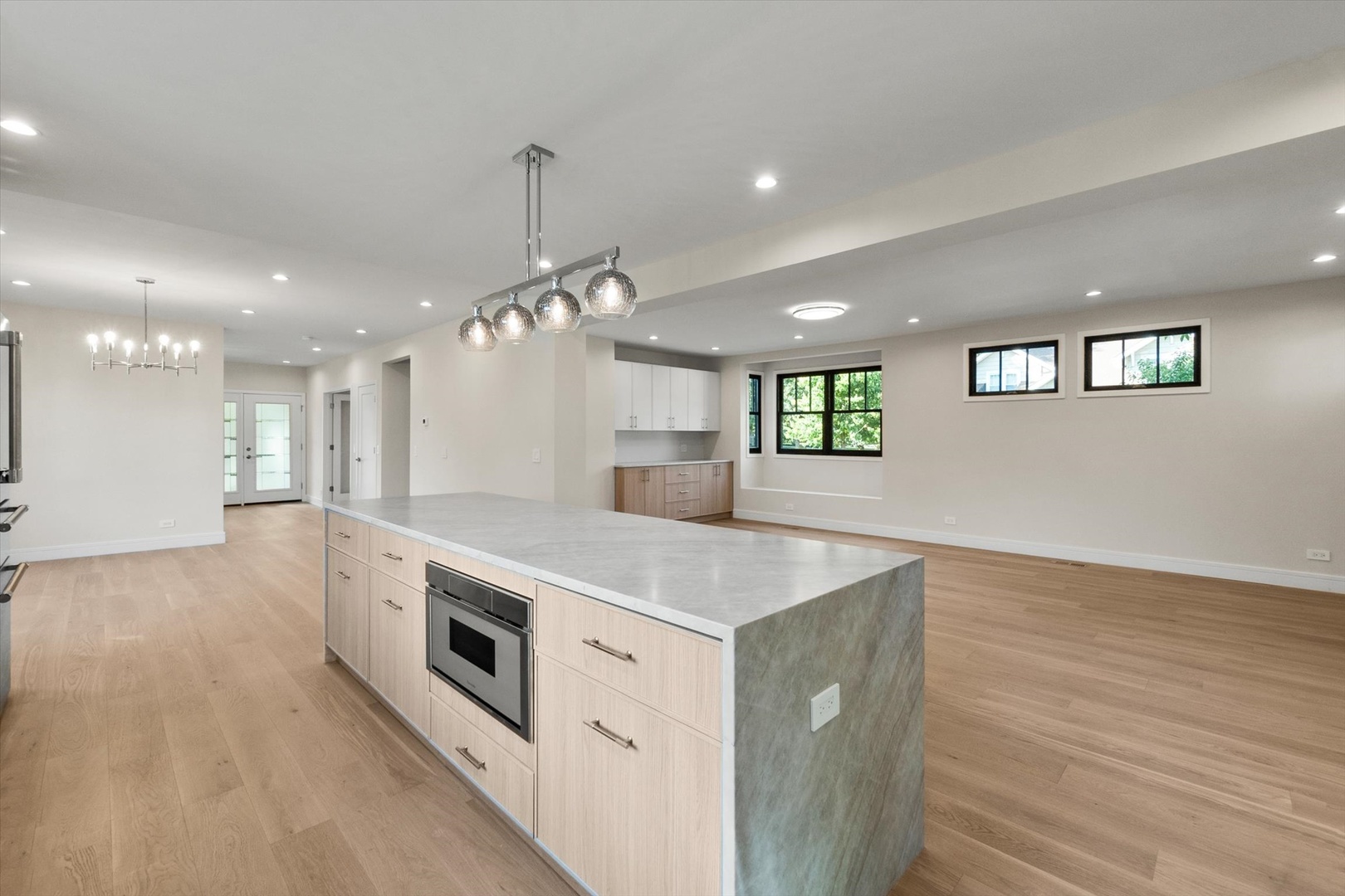 415 N Haddow Avenue, Arlington Heights, IL 60004