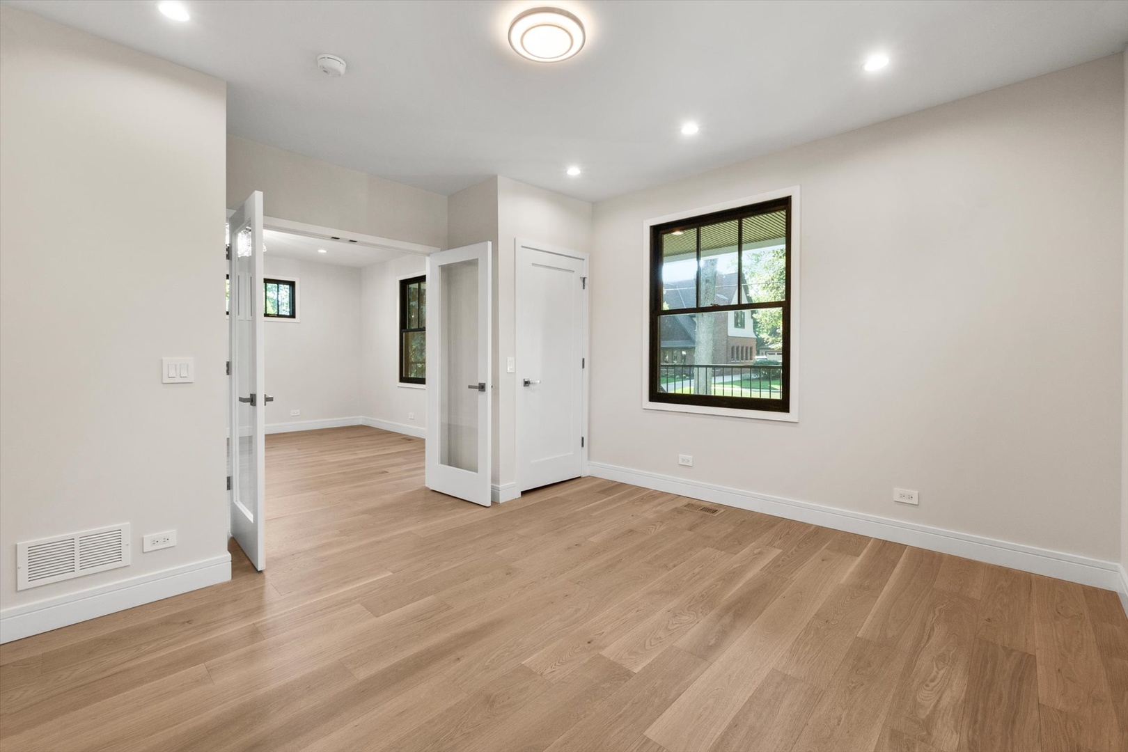 415 N Haddow Avenue, Arlington Heights, IL 60004